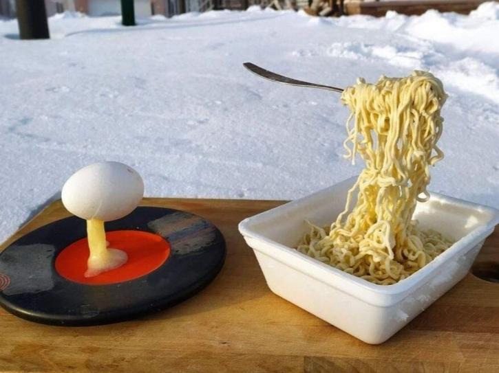 Spaghetti freezes mid-air due to extreme cold in US, pic goes viral