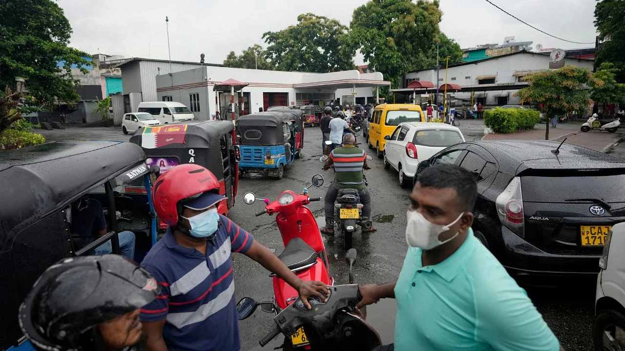 2 Weeks WFH For Sri Lanka Government Employees Amid Fuel Crisis