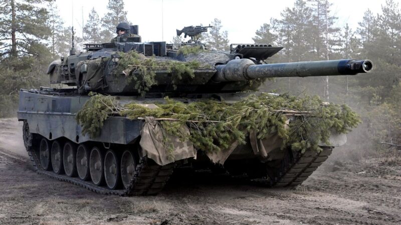 France and Poland push Germany to send Leopard tanks to Ukraine