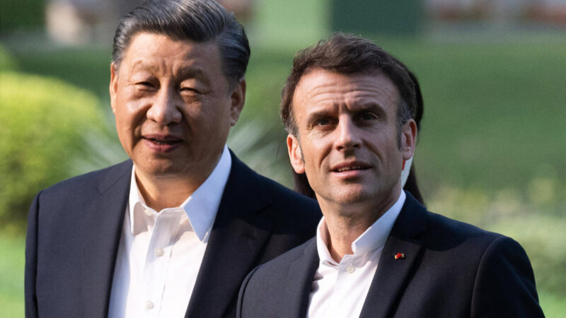 French president Macron kissing Xi Jinping's "ass": Donald Trump